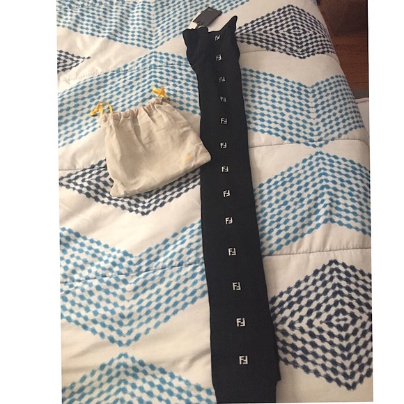 Fendi Girls 100% Authentic Leggings w/h Logo - Picture 2 of 5